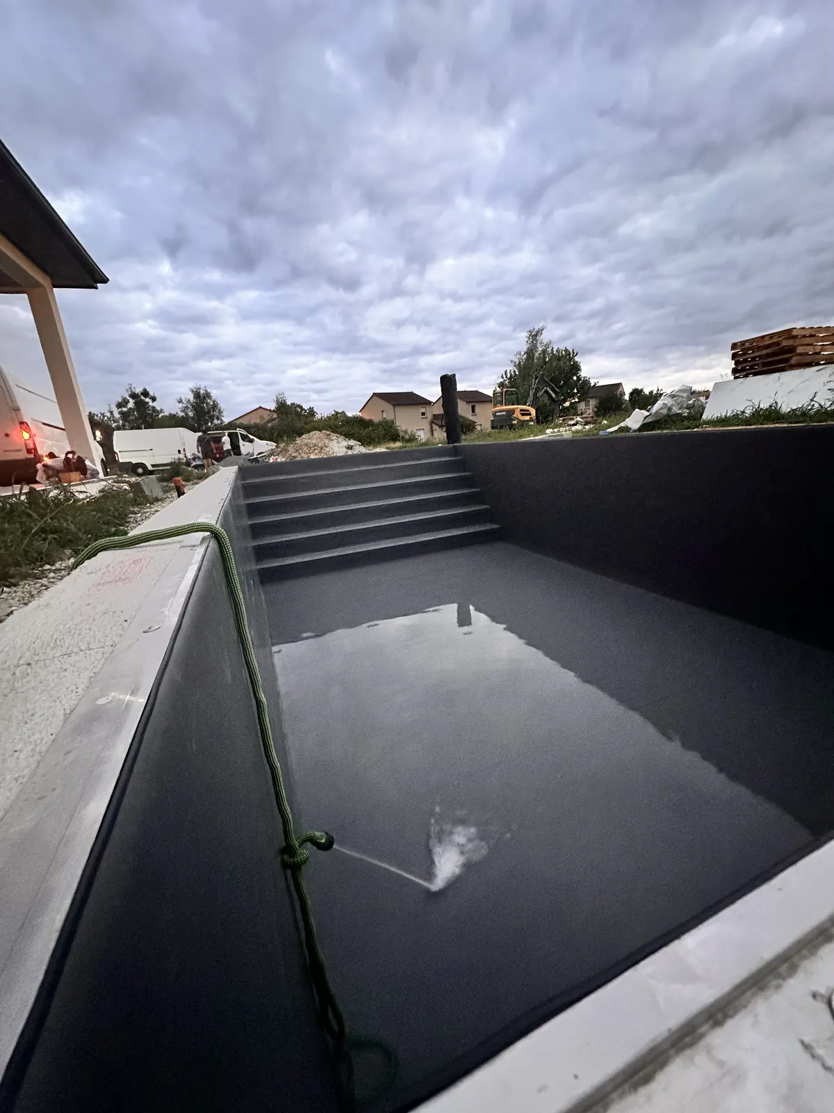 Piscine avec membrane gris anthracite près de Villefranche-sur-Saône